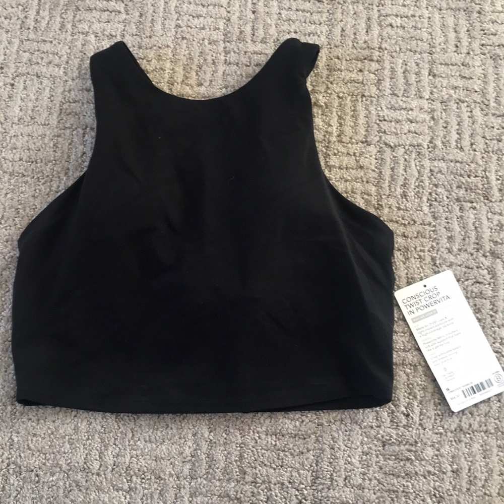 Athleta Conscious Crop